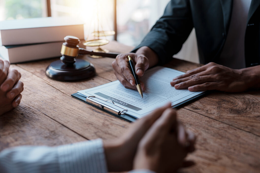 Droit des Affaires : Accompagner les Entreprises dans leur Croissance